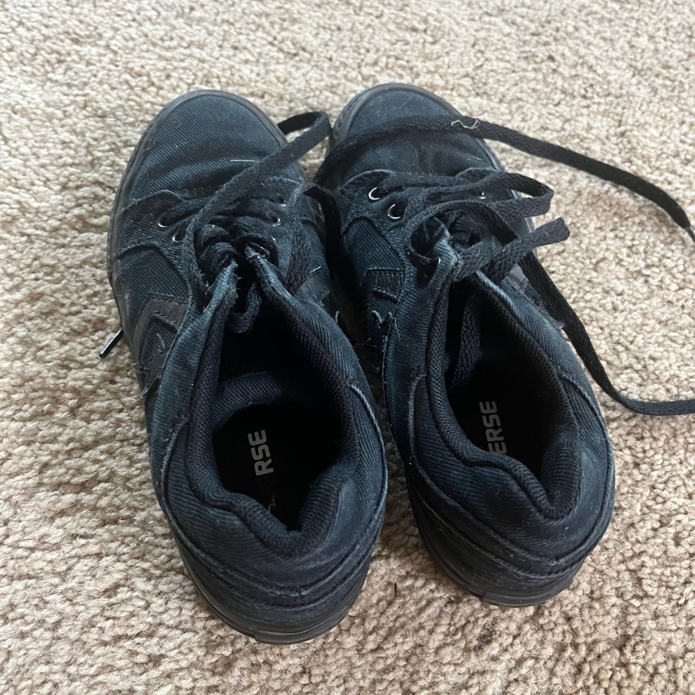 Like new converse sneakers.